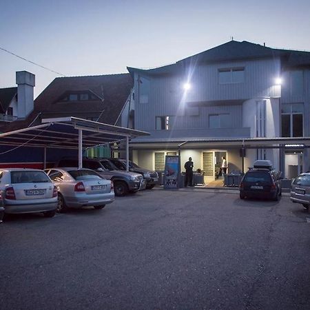 Motel Magistrala โดโบย ภายนอก รูปภาพ