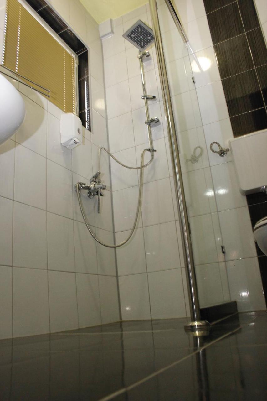 Motel Magistrala โดโบย ภายนอก รูปภาพ