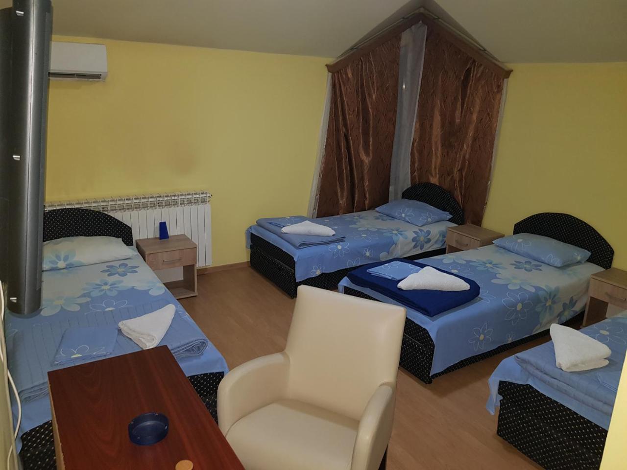Motel Magistrala โดโบย ภายนอก รูปภาพ